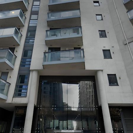 Royal Crossharbour Apartment ลอนดอน ภายนอก รูปภาพ