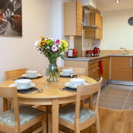 Royal Crossharbour Apartment ลอนดอน ภายนอก รูปภาพ