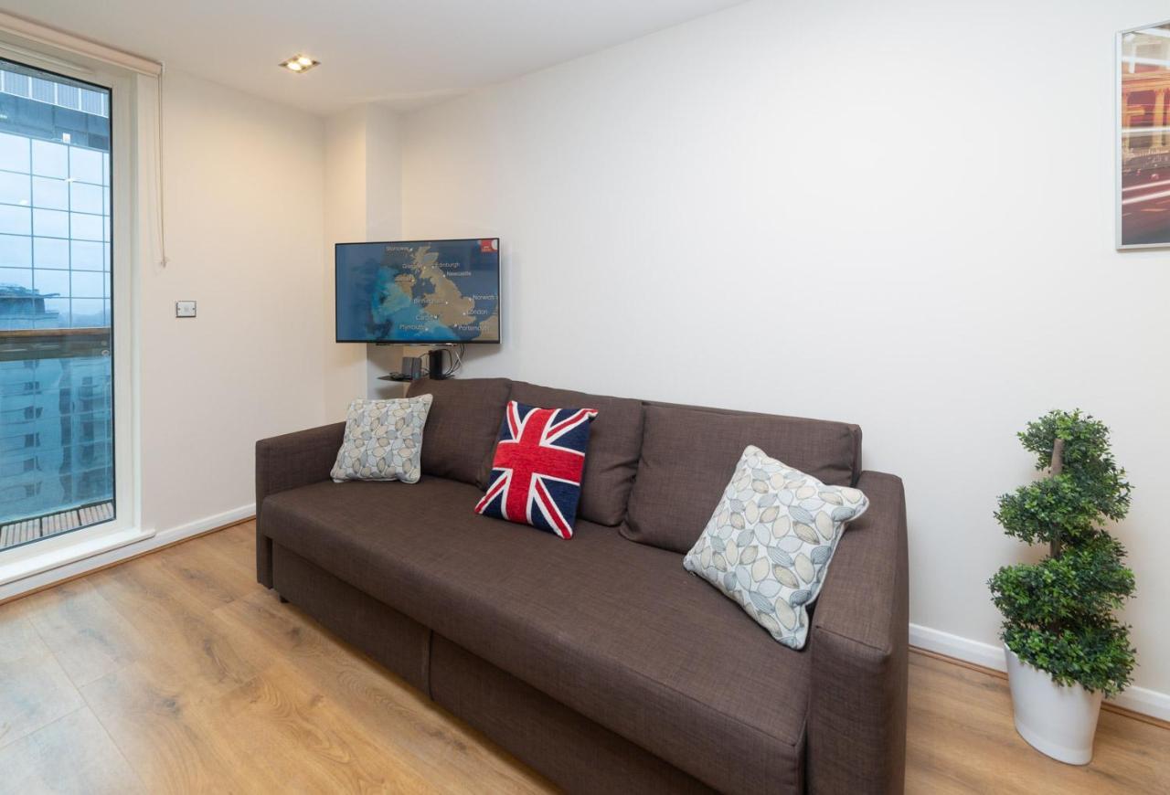 Royal Crossharbour Apartment ลอนดอน ภายนอก รูปภาพ