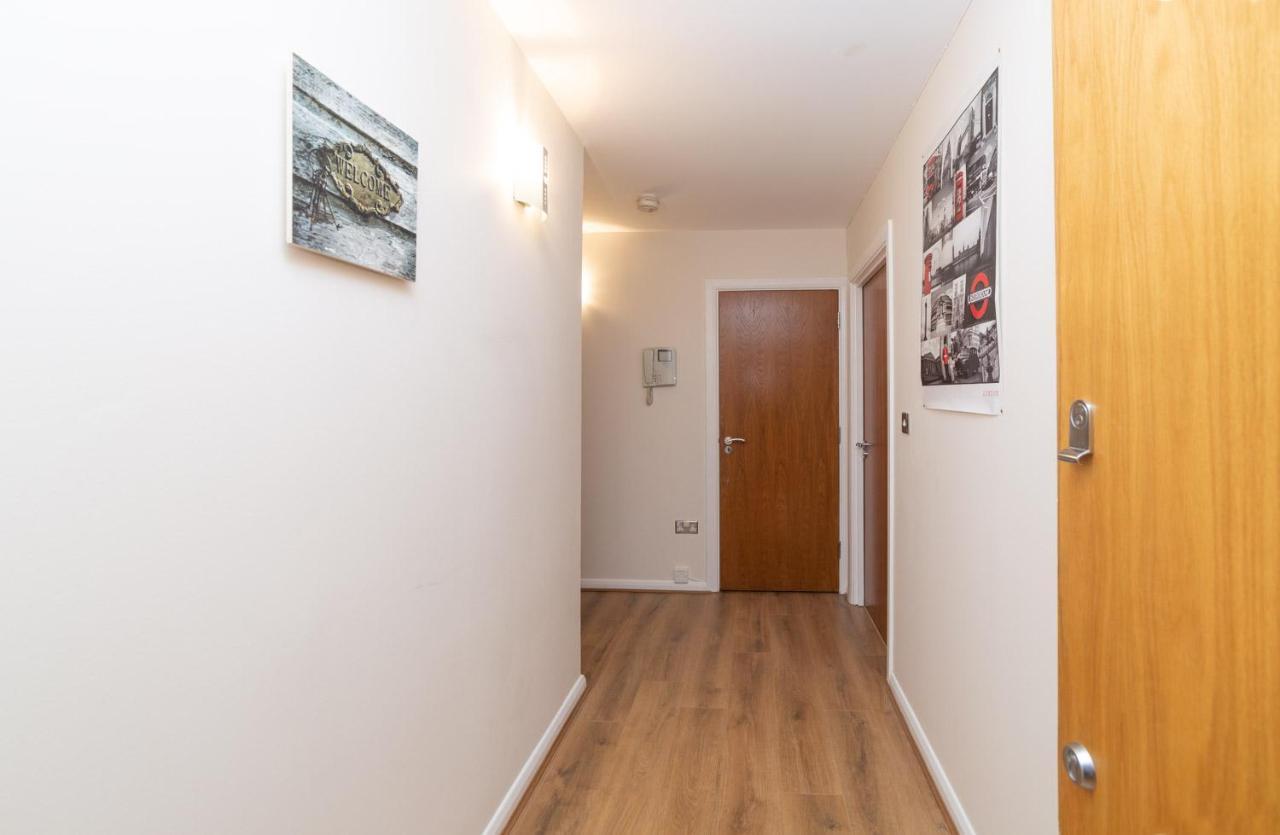 Royal Crossharbour Apartment ลอนดอน ภายนอก รูปภาพ