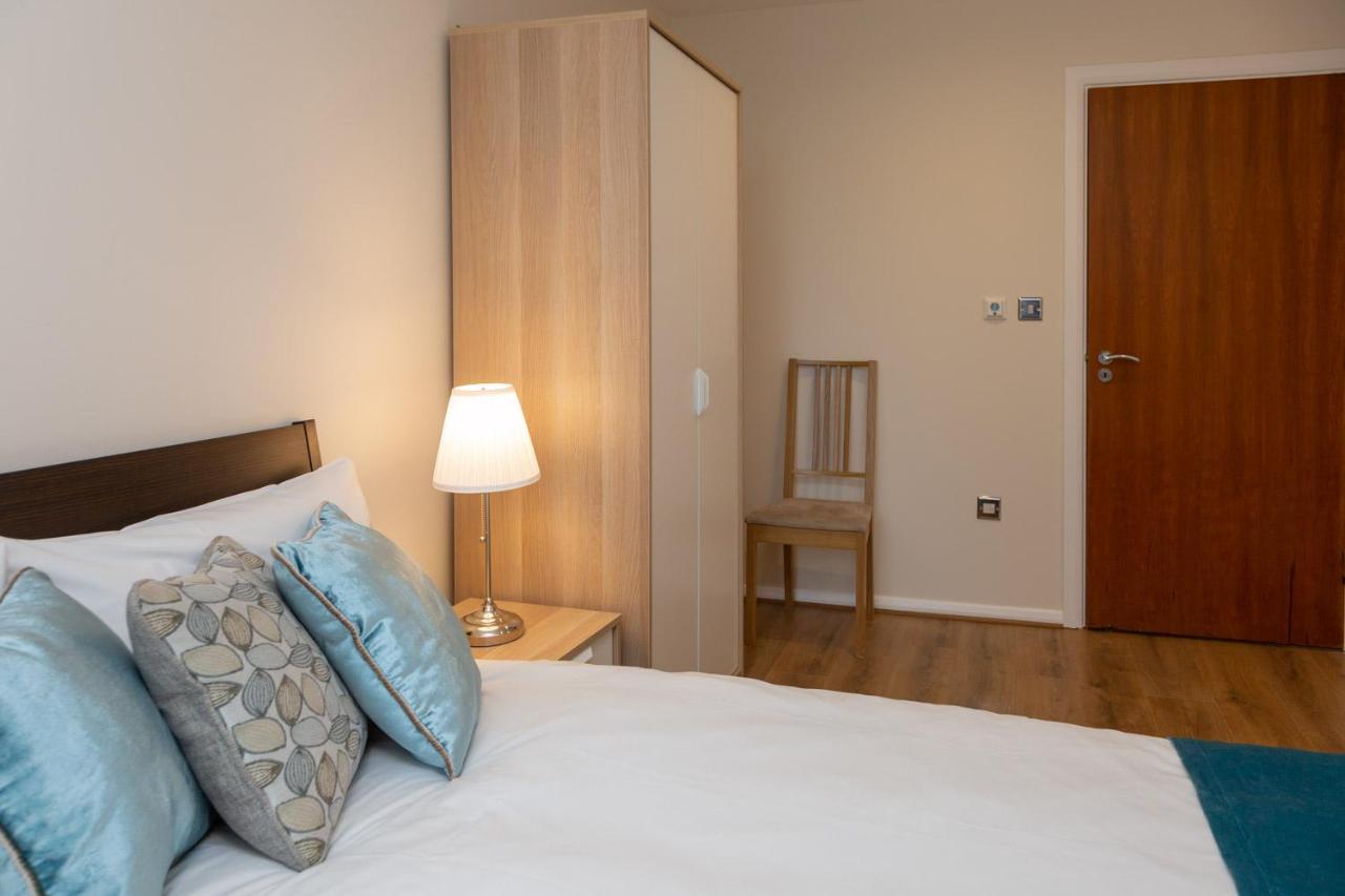 Royal Crossharbour Apartment ลอนดอน ภายนอก รูปภาพ