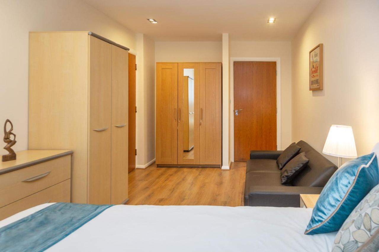 Royal Crossharbour Apartment ลอนดอน ภายนอก รูปภาพ