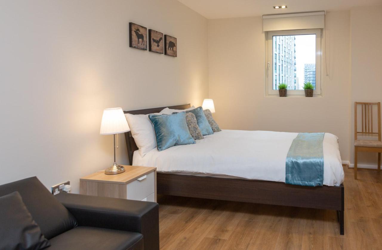 Royal Crossharbour Apartment ลอนดอน ภายนอก รูปภาพ