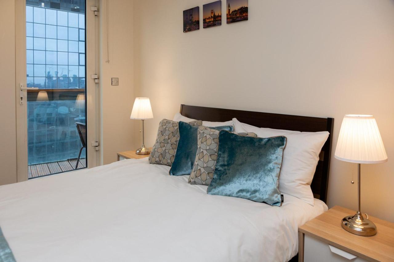 Royal Crossharbour Apartment ลอนดอน ภายนอก รูปภาพ