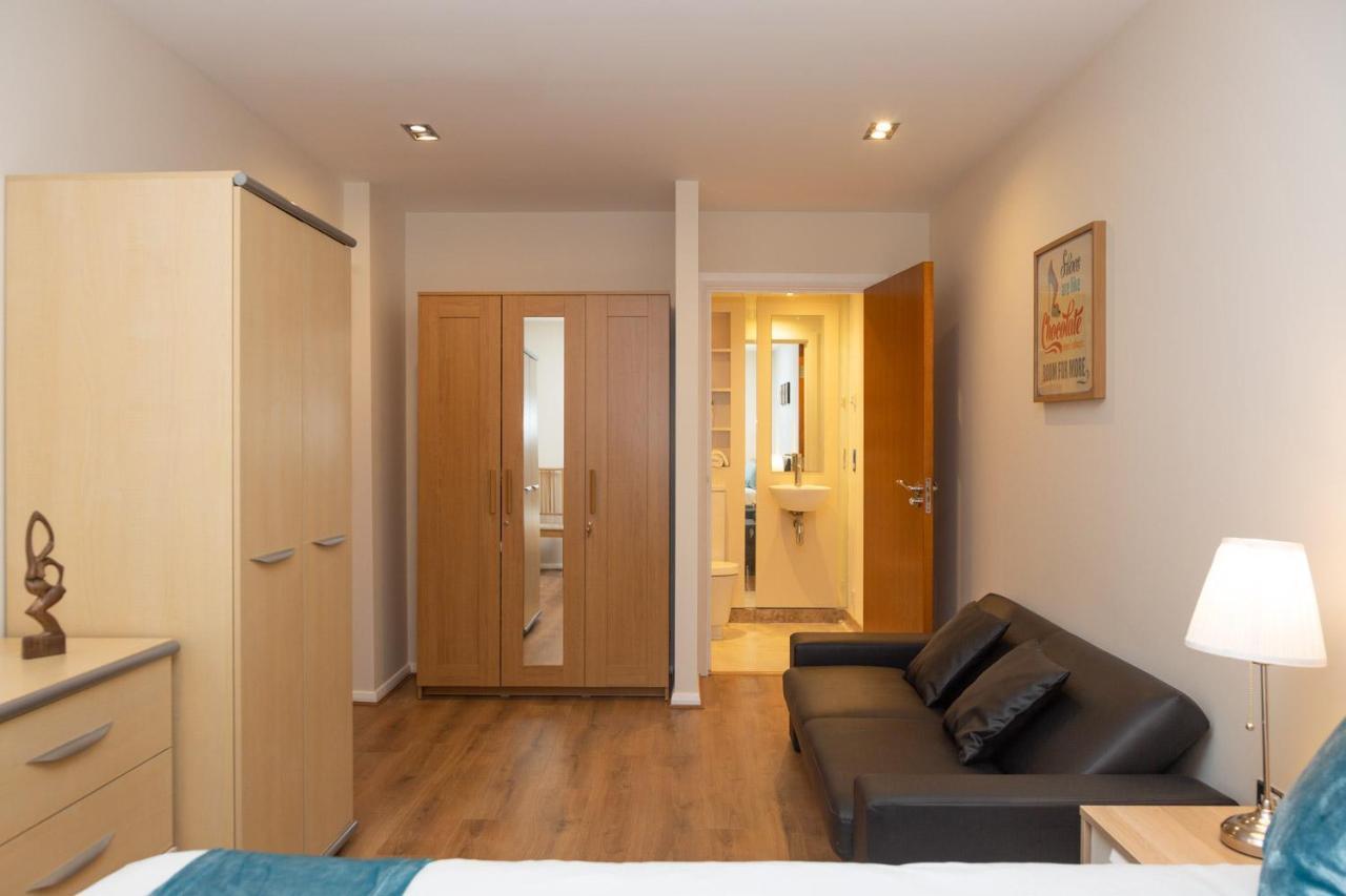 Royal Crossharbour Apartment ลอนดอน ภายนอก รูปภาพ